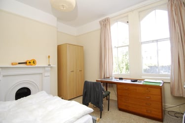 2 bed flat, 10 Napier Terrace,, Mutley, Plymouth, PL46ER - Image 2